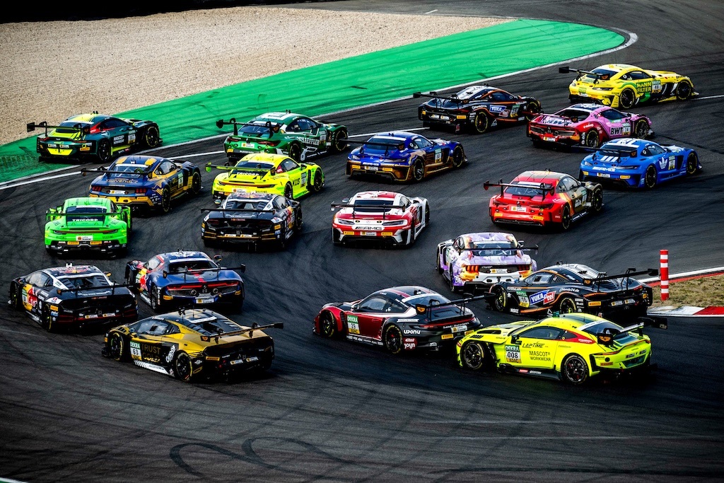 Bastian Buus leverede stærke comebacks på Nürburgring.
(Foto: Land-Motorsport)